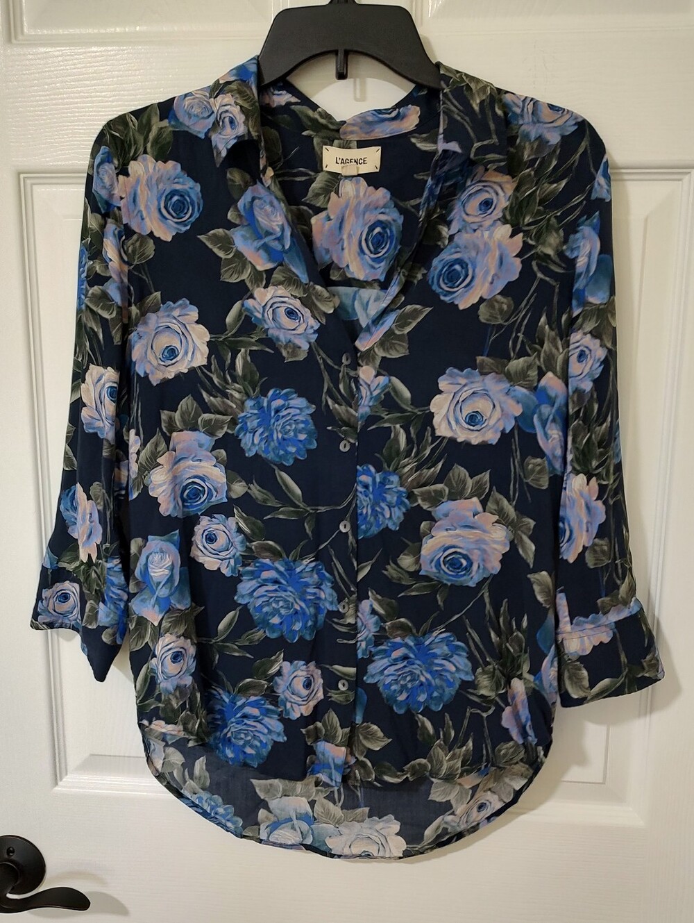 L'Agence Camille Floral Hi-Low Blouse 3/4 Sleeve Collar V Neck Blue Roses M - Picture 2 of 11